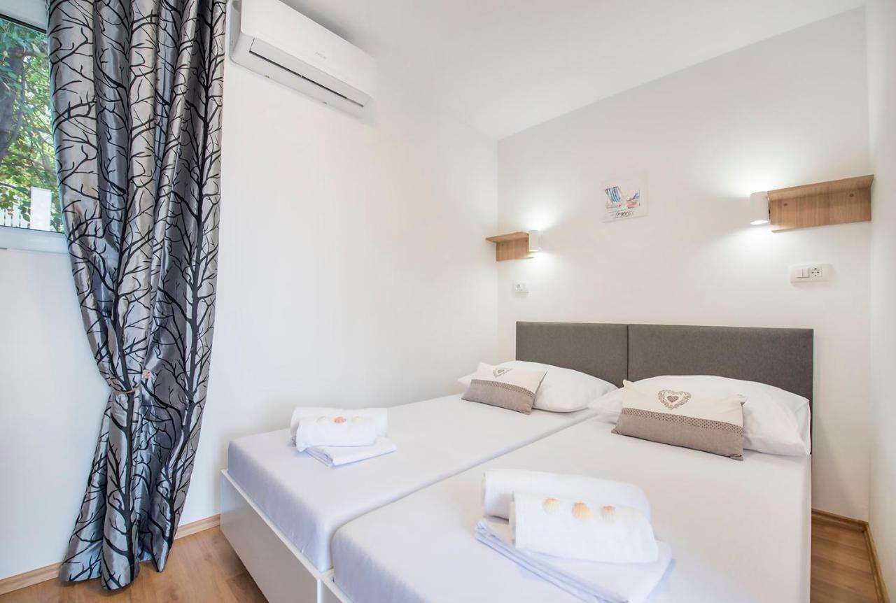 Mediteran Travel Mobile Homes Trogir - Ciovo Arbanija Exterior photo